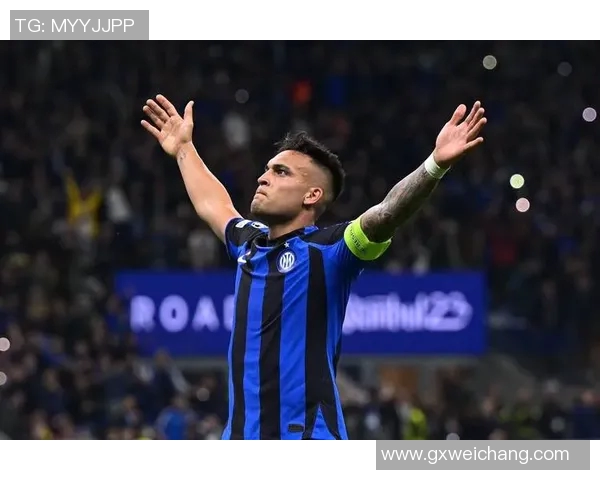 14号足球星引领球队攻防节奏展现非凡实力与激情风采