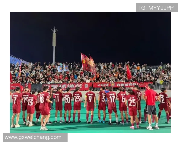 以球星风采为灵感打造的足球世界探秘，球场上展现个人魅力与团队协作的完美结合