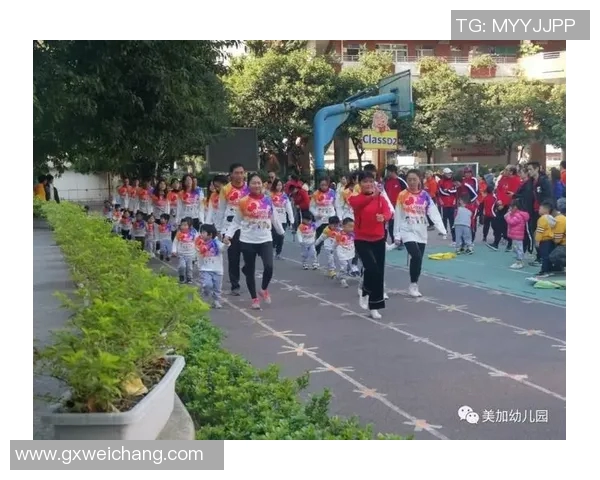 小蜘蛛足球球星闪耀赛场展现非凡天赋引领球队不断创造辉煌 小蜘蛛足球球星闪耀赛场展现非凡天赋引领球队不断创造辉煌